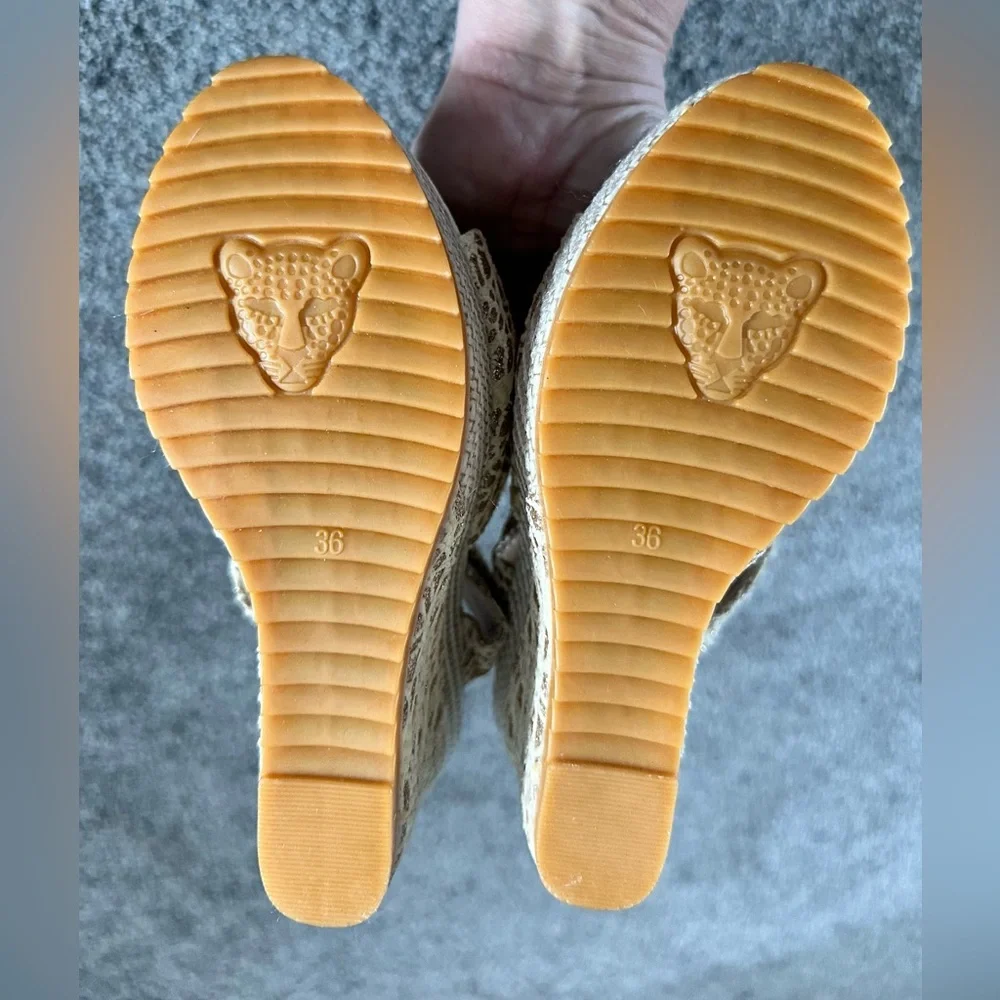 None woman’s sandals